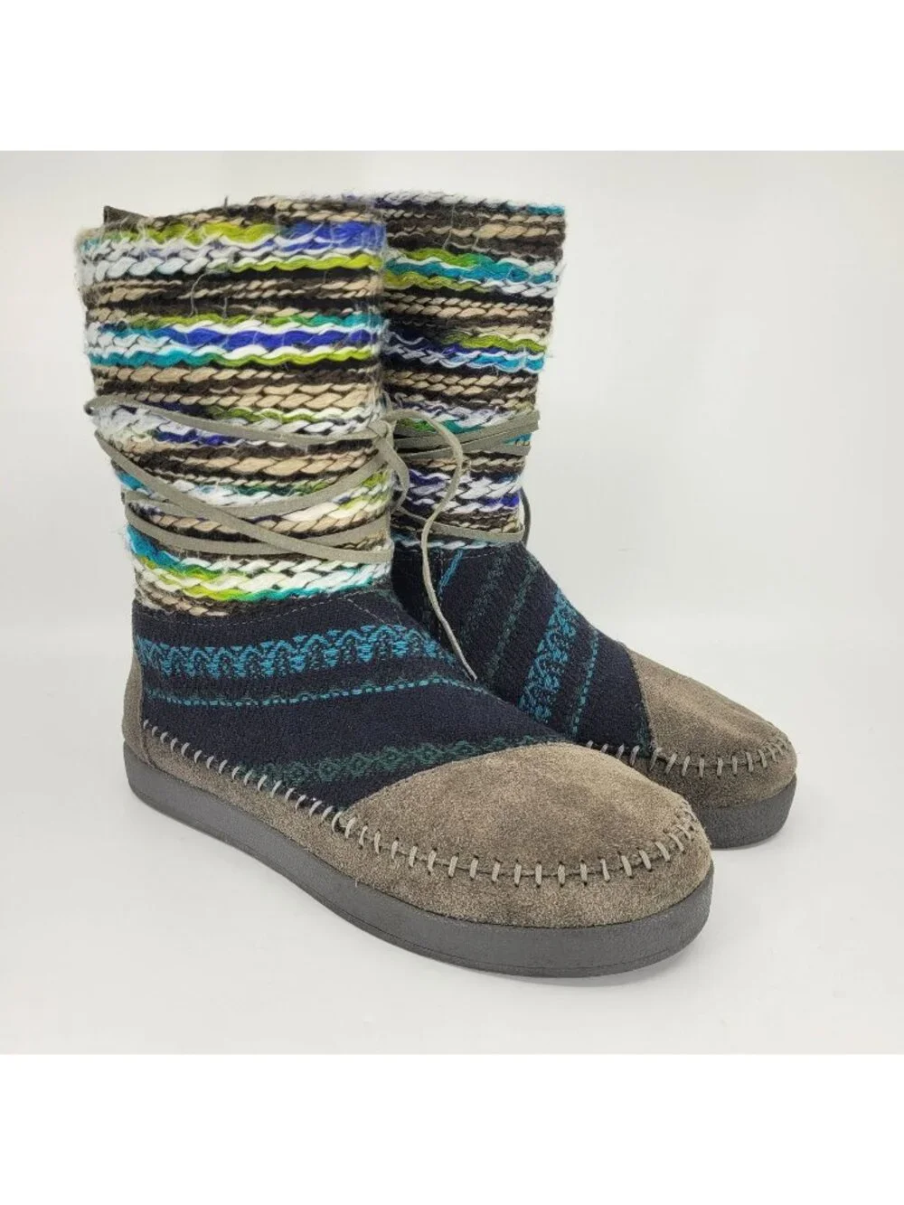 TOMS Nepal Yarn Boots Moccasin Women's Size 7.5 Suede Knit Grey Winter Fleece